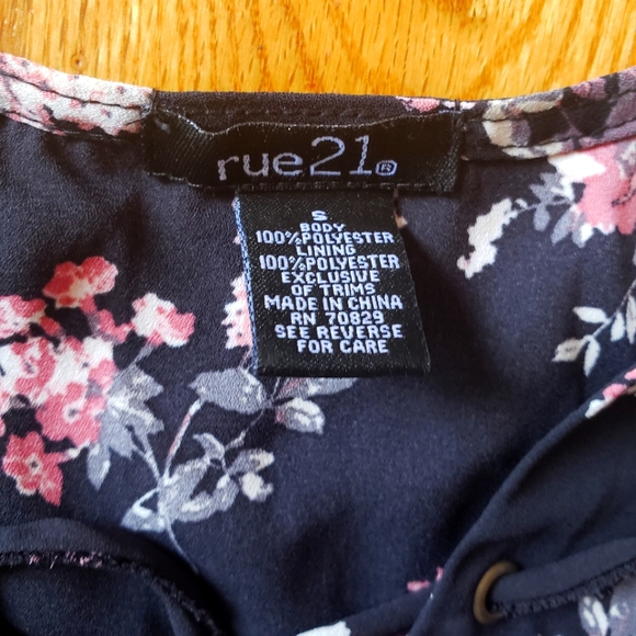 Floral dress - Picture 4 of 4